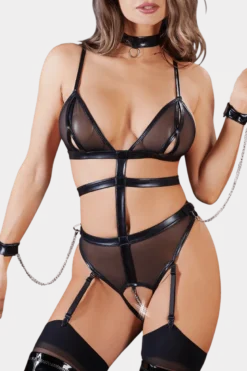 Ouvert-Body aus Wetlook und Tüll
